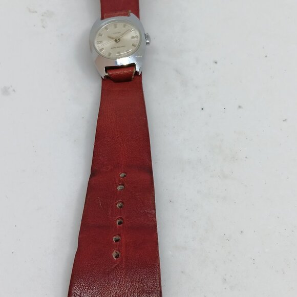 VINTAGE Timex Manual Wind Women\'s 24 mm Silver Tone Red Leather Bund Strap Watch
